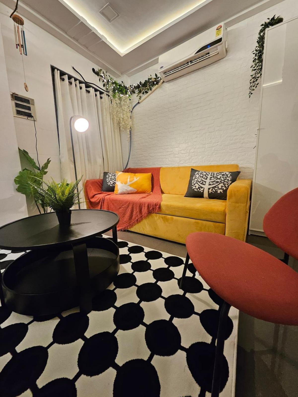 The Palihideaway- Hidden Gem In Pali Mala,bandra Bombaj