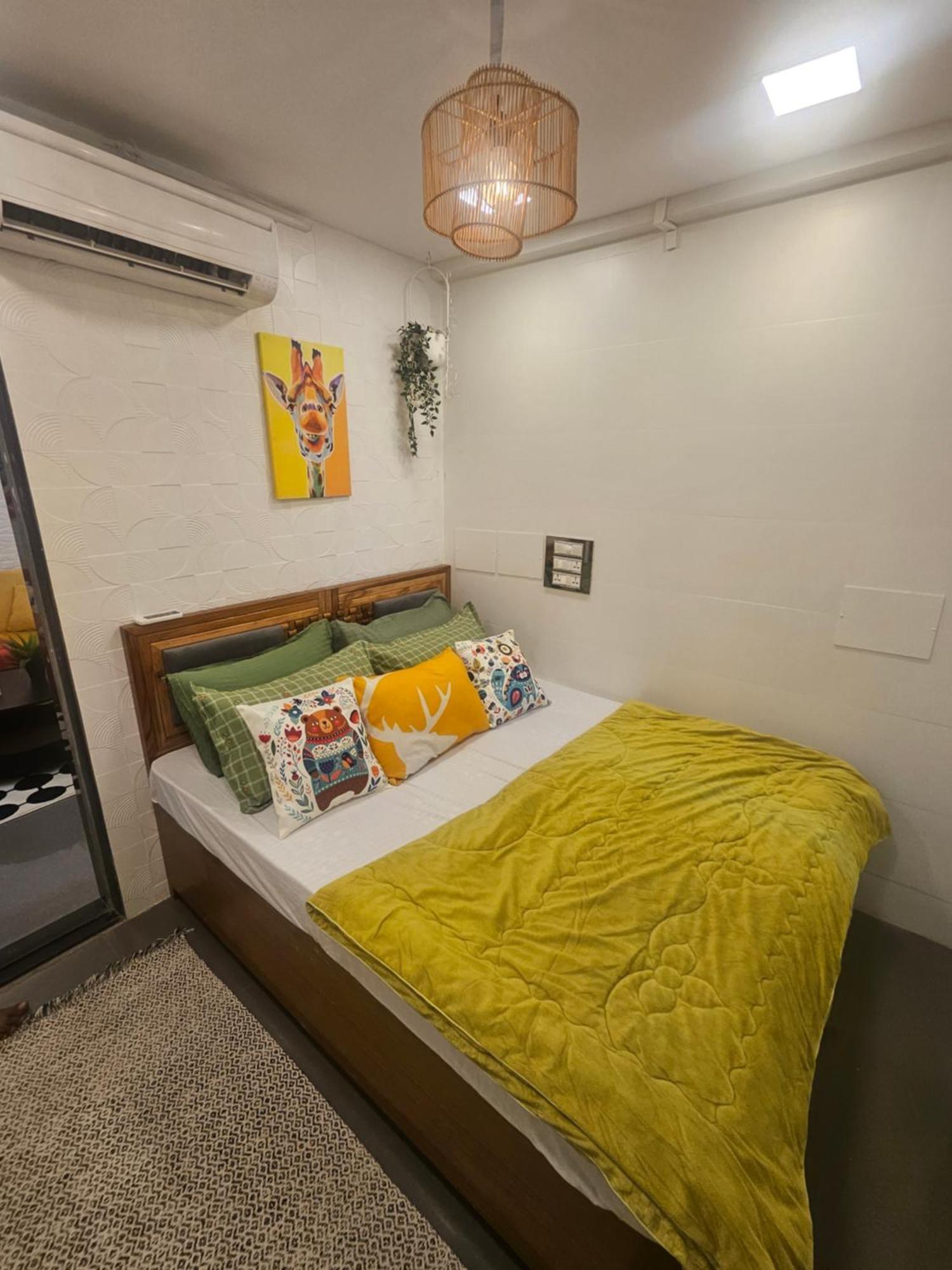 The Palihideaway- Hidden Gem In Pali Mala,bandra * Bombaj